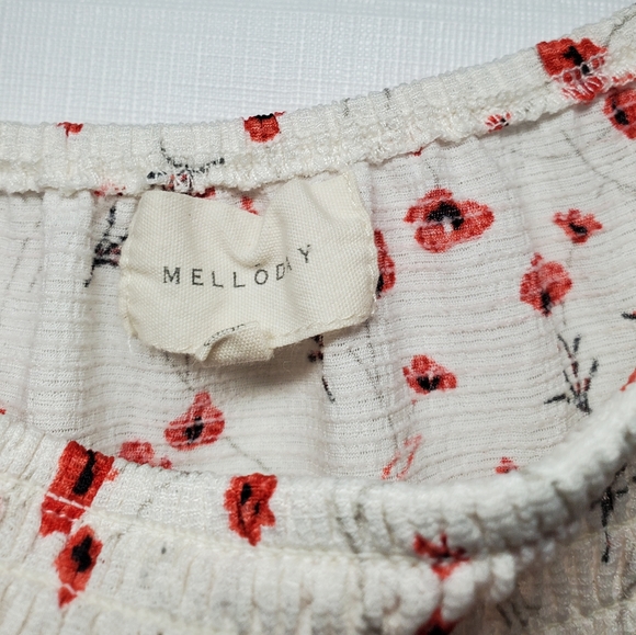 Mellody Smocked Top medium - Picture 2 of 8